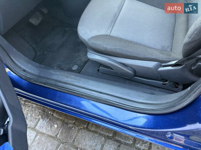 Синий Опель Астра, объемом двигателя 1.8 л и пробегом 150 тыс. км за 5000 $, фото 19 на Automoto.ua