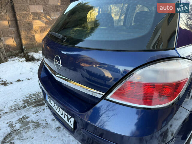 Синий Опель Астра, объемом двигателя 1.8 л и пробегом 150 тыс. км за 5000 $, фото 14 на Automoto.ua