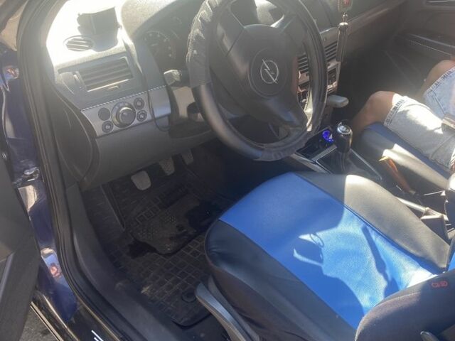 Синий Опель Астра, объемом двигателя 1.4 л и пробегом 255 тыс. км за 4000 $, фото 6 на Automoto.ua