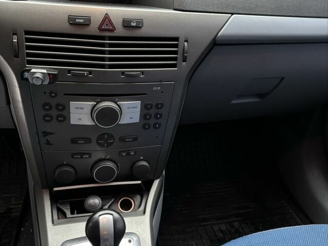 Синий Опель Астра, объемом двигателя 1.6 л и пробегом 142 тыс. км за 5000 $, фото 7 на Automoto.ua