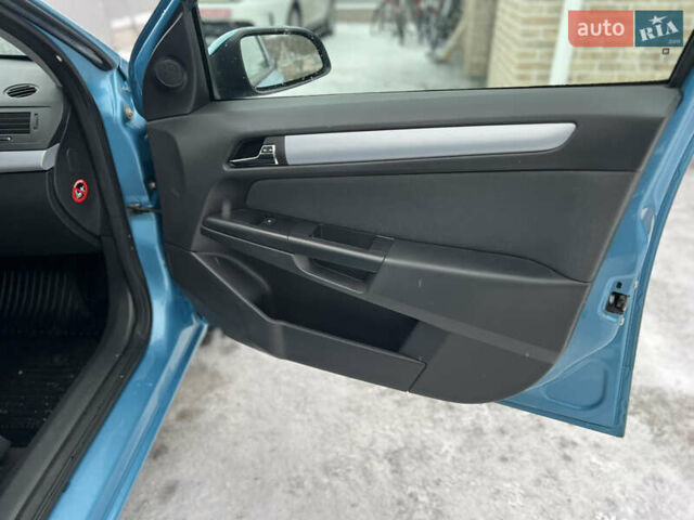 Синий Опель Астра, объемом двигателя 1.6 л и пробегом 178 тыс. км за 4900 $, фото 29 на Automoto.ua