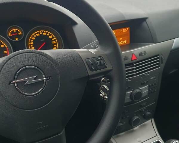 Синій Опель Астра, об'ємом двигуна 1.6 л та пробігом 197 тис. км за 4550 $, фото 29 на Automoto.ua