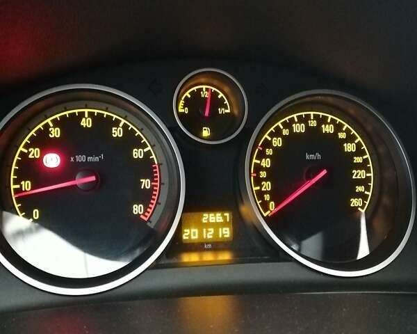 Синий Опель Астра, объемом двигателя 1.6 л и пробегом 201 тыс. км за 5200 $, фото 11 на Automoto.ua