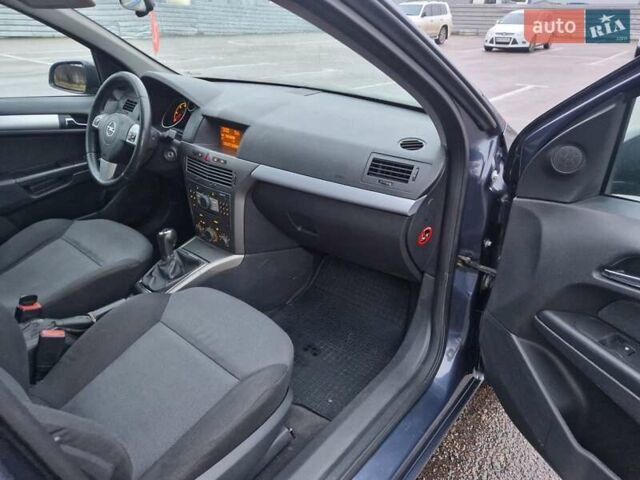 Синій Опель Астра, об'ємом двигуна 1.25 л та пробігом 275 тис. км за 3900 $, фото 17 на Automoto.ua