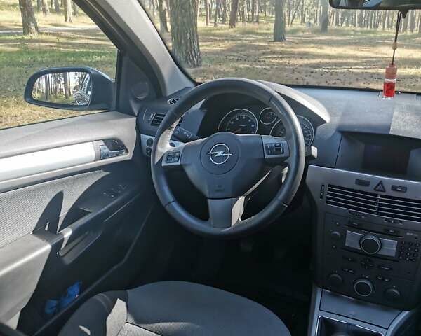 Синий Опель Астра, объемом двигателя 1.36 л и пробегом 243 тыс. км за 4850 $, фото 19 на Automoto.ua