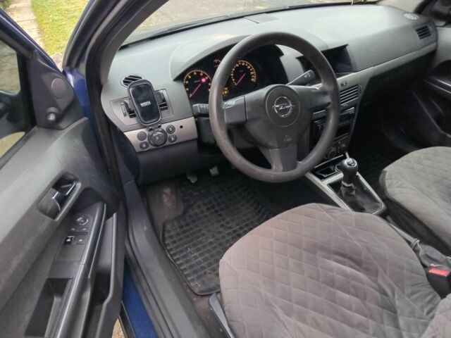 Синий Опель Астра, объемом двигателя 1.4 л и пробегом 345 тыс. км за 2800 $, фото 15 на Automoto.ua