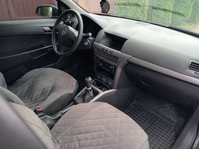 Синий Опель Астра, объемом двигателя 1.4 л и пробегом 345 тыс. км за 2800 $, фото 13 на Automoto.ua