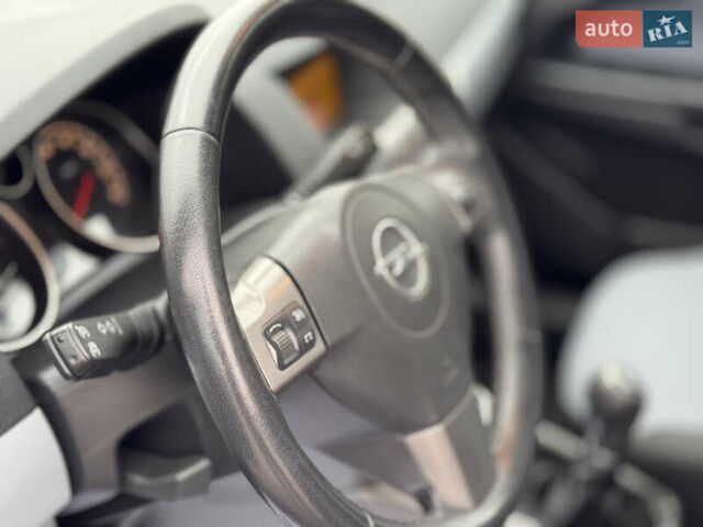 Синій Опель Астра, об'ємом двигуна 1.8 л та пробігом 217 тис. км за 5299 $, фото 29 на Automoto.ua