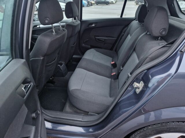 Синий Опель Астра, объемом двигателя 1.2 л и пробегом 275 тыс. км за 3700 $, фото 5 на Automoto.ua