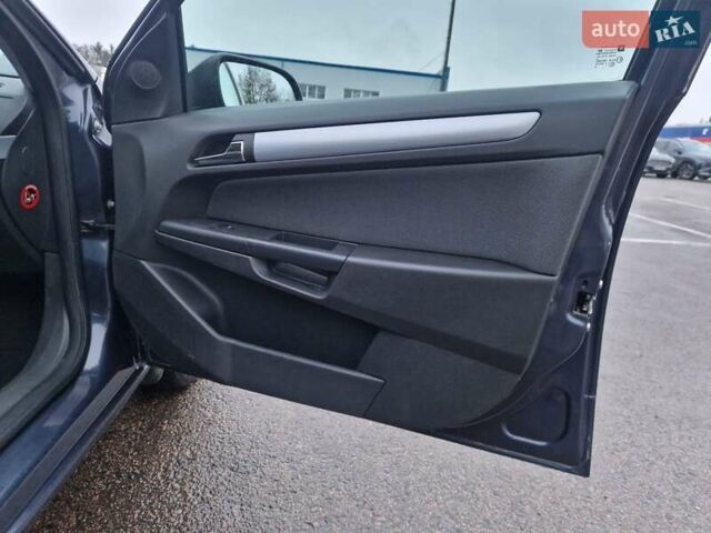 Синій Опель Астра, об'ємом двигуна 1.25 л та пробігом 275 тис. км за 3900 $, фото 18 на Automoto.ua