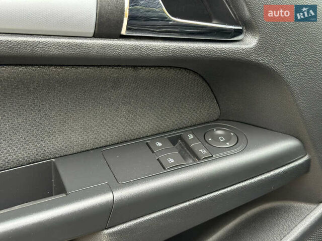 Опель Астра 2006 в Сумах на Automoto.ua Синий Опель Астра, объемом двигателя 1.6 л и пробегом 265 тыс. км за 4700 $, фото 16 на Automoto.ua