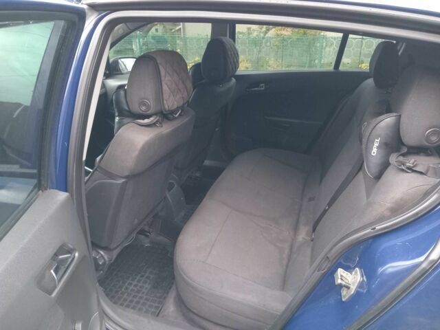 Синий Опель Астра, объемом двигателя 1.4 л и пробегом 345 тыс. км за 2800 $, фото 10 на Automoto.ua