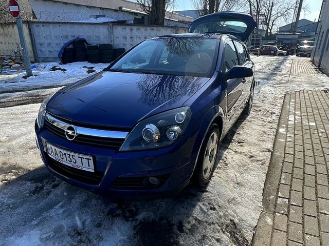 Синий Опель Астра, объемом двигателя 1.6 л и пробегом 132 тыс. км за 5000 $, фото 2 на Automoto.ua