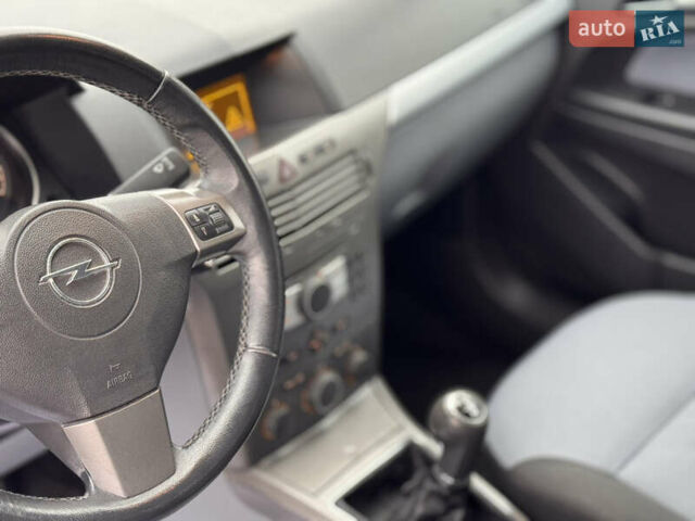 Синій Опель Астра, об'ємом двигуна 1.8 л та пробігом 217 тис. км за 5299 $, фото 32 на Automoto.ua