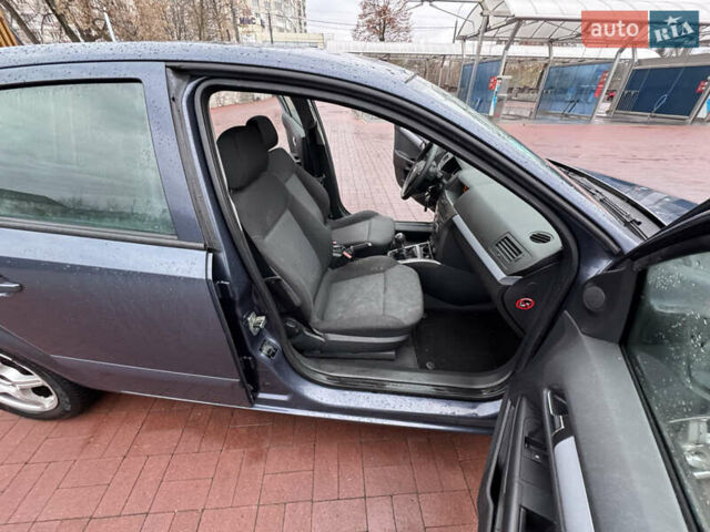 Синий Опель Астра, объемом двигателя 1.6 л и пробегом 197 тыс. км за 4450 $, фото 12 на Automoto.ua