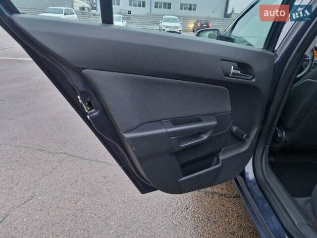 Синій Опель Астра, об'ємом двигуна 1.25 л та пробігом 275 тис. км за 3700 $, фото 22 на Automoto.ua