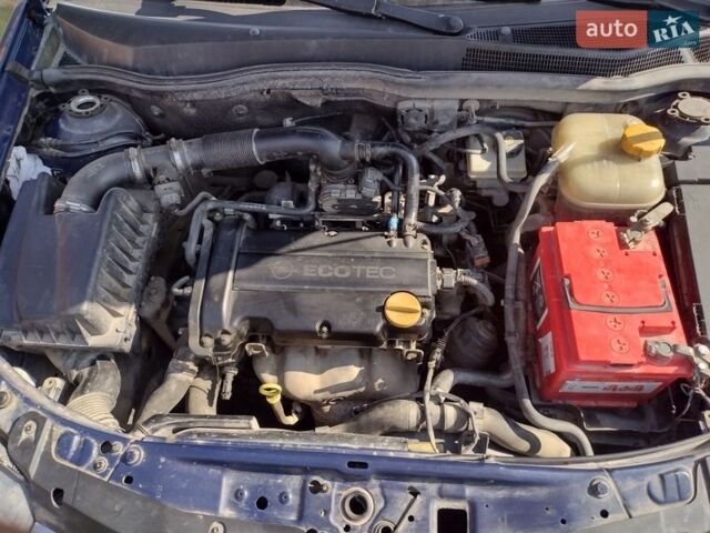 Синий Опель Астра, объемом двигателя 1.4 л и пробегом 290 тыс. км за 3050 $, фото 3 на Automoto.ua