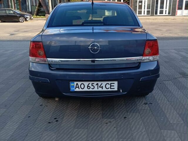 Синий Опель Астра, объемом двигателя 1.6 л и пробегом 252 тыс. км за 4200 $, фото 5 на Automoto.ua