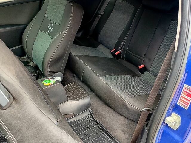 Синий Опель Астра, объемом двигателя 1.6 л и пробегом 233 тыс. км за 5500 $, фото 3 на Automoto.ua