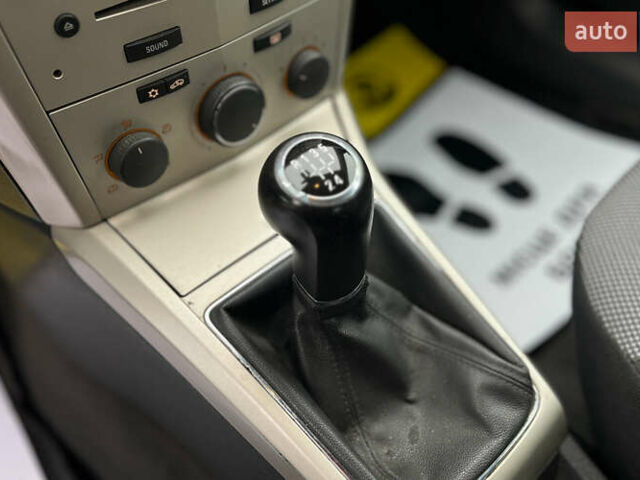 Синий Опель Астра, объемом двигателя 1.6 л и пробегом 248 тыс. км за 5400 $, фото 14 на Automoto.ua