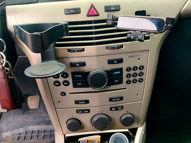 Синий Опель Астра, объемом двигателя 1.6 л и пробегом 233 тыс. км за 5500 $, фото 11 на Automoto.ua