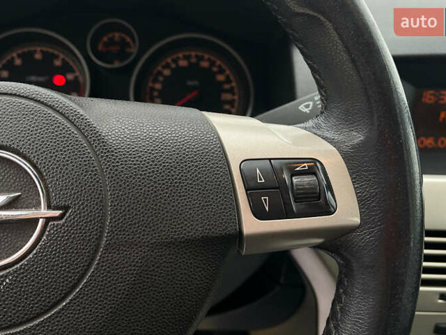 Синий Опель Астра, объемом двигателя 1.6 л и пробегом 248 тыс. км за 5400 $, фото 11 на Automoto.ua