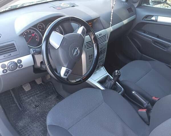 Синий Опель Астра, объемом двигателя 1.6 л и пробегом 255 тыс. км за 5500 $, фото 5 на Automoto.ua