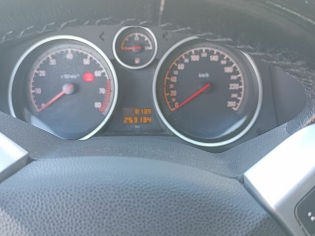 Синий Опель Астра, объемом двигателя 1.6 л и пробегом 255 тыс. км за 5500 $, фото 5 на Automoto.ua