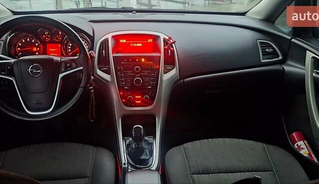 Синий Опель Астра, объемом двигателя 1.6 л и пробегом 246 тыс. км за 6300 $, фото 10 на Automoto.ua