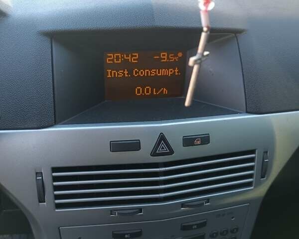 Синий Опель Астра, объемом двигателя 1.6 л и пробегом 255 тыс. км за 5500 $, фото 3 на Automoto.ua