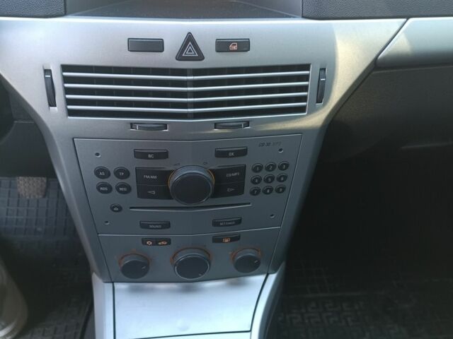 Синий Опель Астра, объемом двигателя 1.6 л и пробегом 255 тыс. км за 5500 $, фото 3 на Automoto.ua