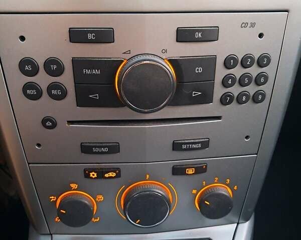 Синій Опель Астра, об'ємом двигуна 1.4 л та пробігом 170 тис. км за 4900 $, фото 16 на Automoto.ua