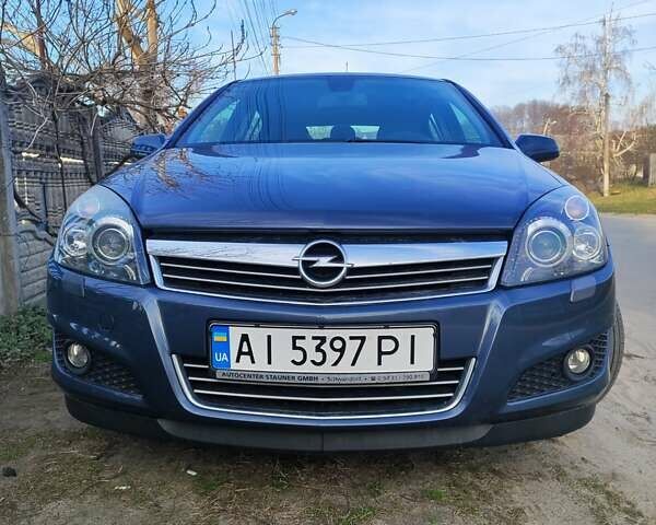 Синий Опель Астра, объемом двигателя 1.8 л и пробегом 148 тыс. км за 5600 $, фото 1 на Automoto.ua