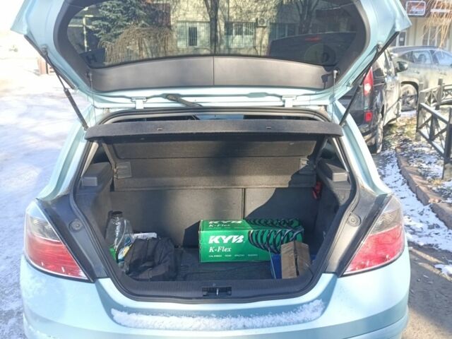 Синий Опель Астра, объемом двигателя 1.6 л и пробегом 255 тыс. км за 5500 $, фото 1 на Automoto.ua