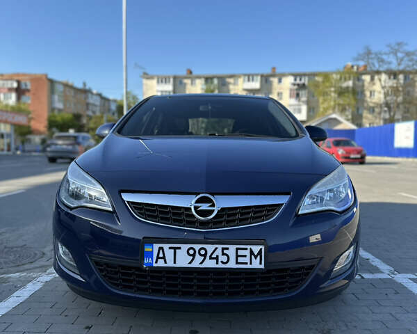 Синий Опель Астра, объемом двигателя 1.4 л и пробегом 216 тыс. км за 5700 $, фото 2 на Automoto.ua