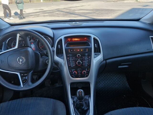 Синій Опель Астра, об'ємом двигуна 1.6 л та пробігом 253 тис. км за 6300 $, фото 5 на Automoto.ua