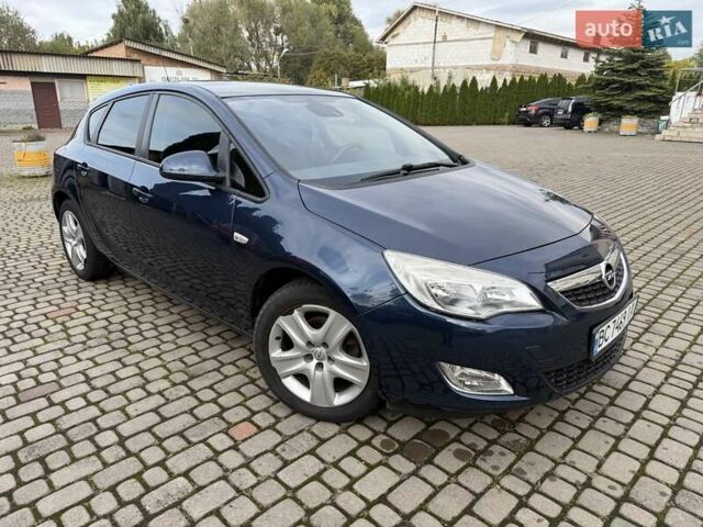 Синий Опель Астра, объемом двигателя 1.69 л и пробегом 140 тыс. км за 7500 $, фото 7 на Automoto.ua