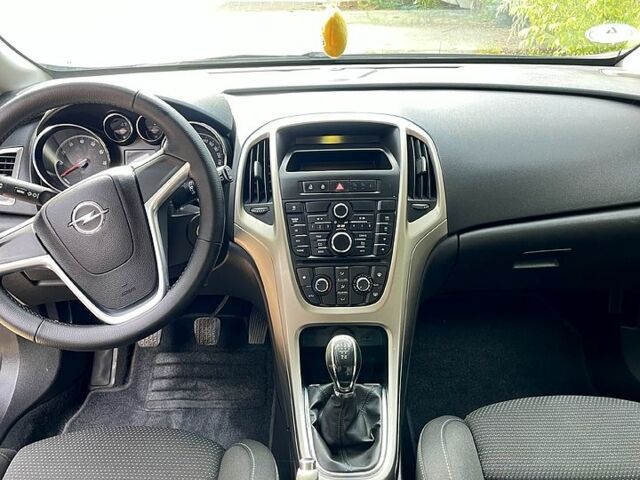 Синий Опель Астра, объемом двигателя 1.4 л и пробегом 170 тыс. км за 6500 $, фото 4 на Automoto.ua