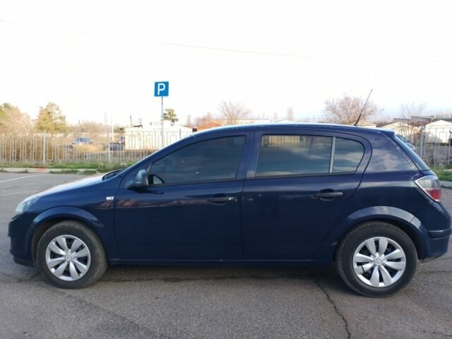 Синий Опель Астра, объемом двигателя 1.7 л и пробегом 330 тыс. км за 4000 $, фото 3 на Automoto.ua