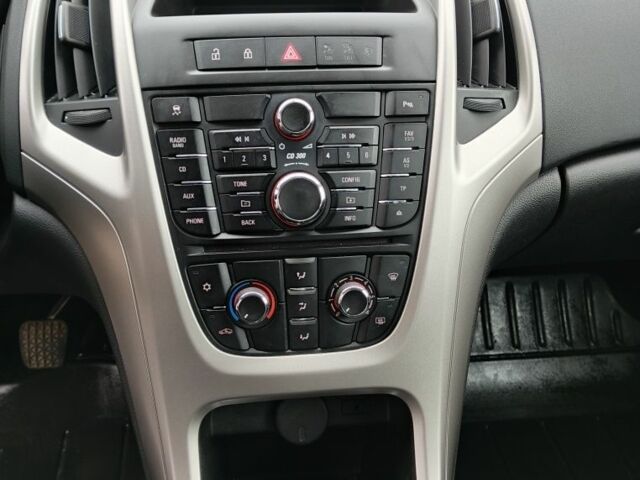 Синий Опель Астра, объемом двигателя 1.6 л и пробегом 250 тыс. км за 6850 $, фото 6 на Automoto.ua