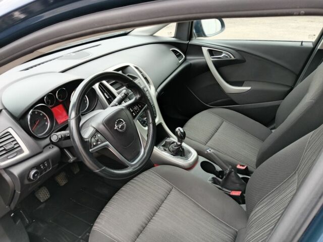 Синий Опель Астра, объемом двигателя 1.6 л и пробегом 250 тыс. км за 6850 $, фото 7 на Automoto.ua