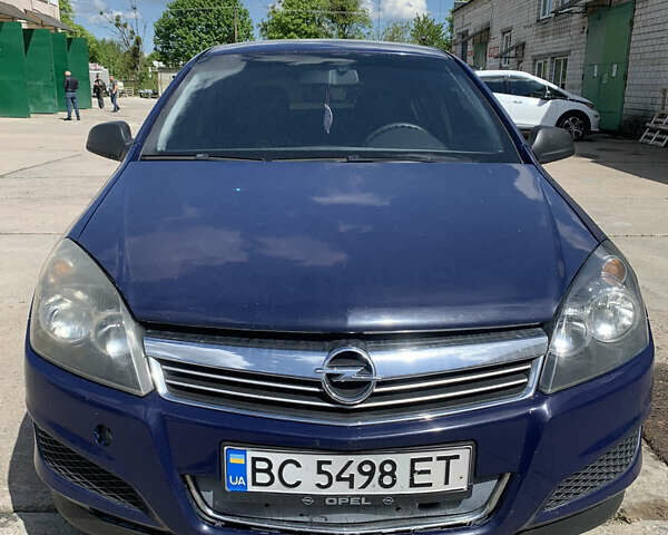 Синий Опель Астра, объемом двигателя 1.7 л и пробегом 255 тыс. км за 5100 $, фото 2 на Automoto.ua