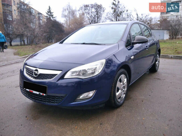 Синий Опель Астра, объемом двигателя 1.4 л и пробегом 217 тыс. км за 7000 $, фото 1 на Automoto.ua
