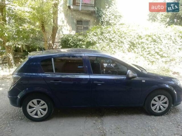 Синий Опель Астра, объемом двигателя 1.7 л и пробегом 320 тыс. км за 4500 $, фото 4 на Automoto.ua