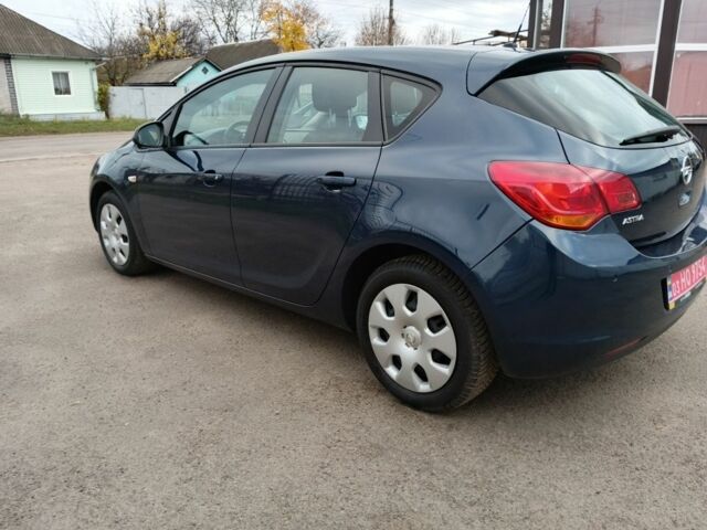 Синий Опель Астра, объемом двигателя 1.6 л и пробегом 250 тыс. км за 6850 $, фото 3 на Automoto.ua