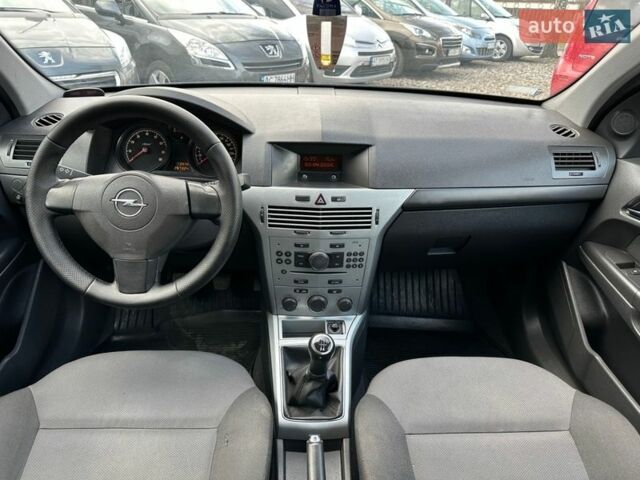Синий Опель Астра, объемом двигателя 1.6 л и пробегом 297 тыс. км за 5200 $, фото 3 на Automoto.ua
