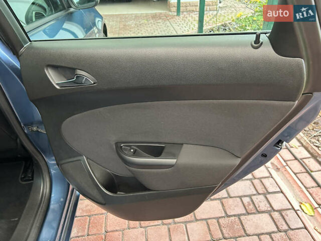 Опель Астра 2014 в Белой Церкве на Automoto.ua Синий Опель Астра, объемом двигателя 1.6 л и пробегом 183 тыс. км за 8900 $, фото 61 на Automoto.ua