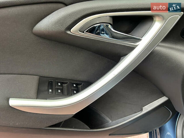 Опель Астра 2014 в Белой Церкве на Automoto.ua Синий Опель Астра, объемом двигателя 1.6 л и пробегом 183 тыс. км за 8900 $, фото 43 на Automoto.ua