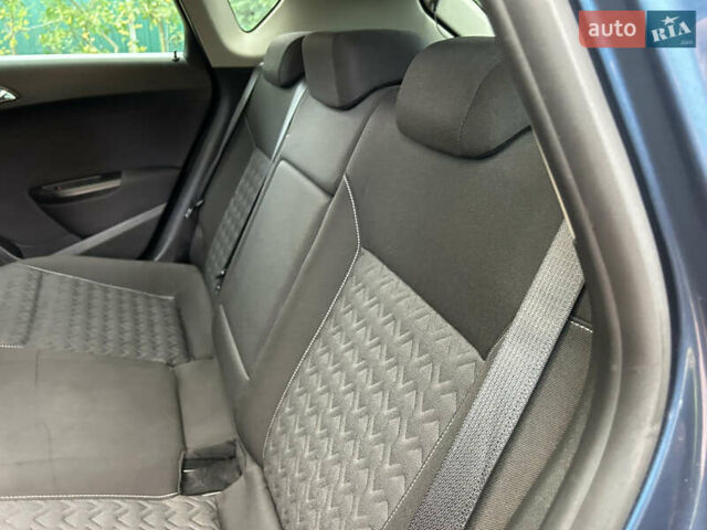Опель Астра 2014 в Белой Церкве на Automoto.ua Синий Опель Астра, объемом двигателя 1.6 л и пробегом 183 тыс. км за 8900 $, фото 47 на Automoto.ua
