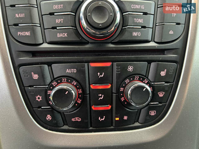 Опель Астра 2014 в Белой Церкве на Automoto.ua Синий Опель Астра, объемом двигателя 1.6 л и пробегом 183 тыс. км за 8900 $, фото 29 на Automoto.ua